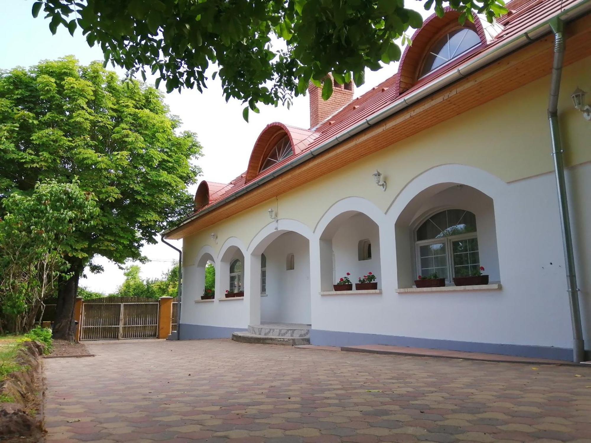 Gesztenye Vendeghaz Sagvar Exterior photo